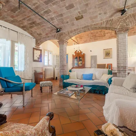 Locazione Turistica La Bastia Hébergement de vacances